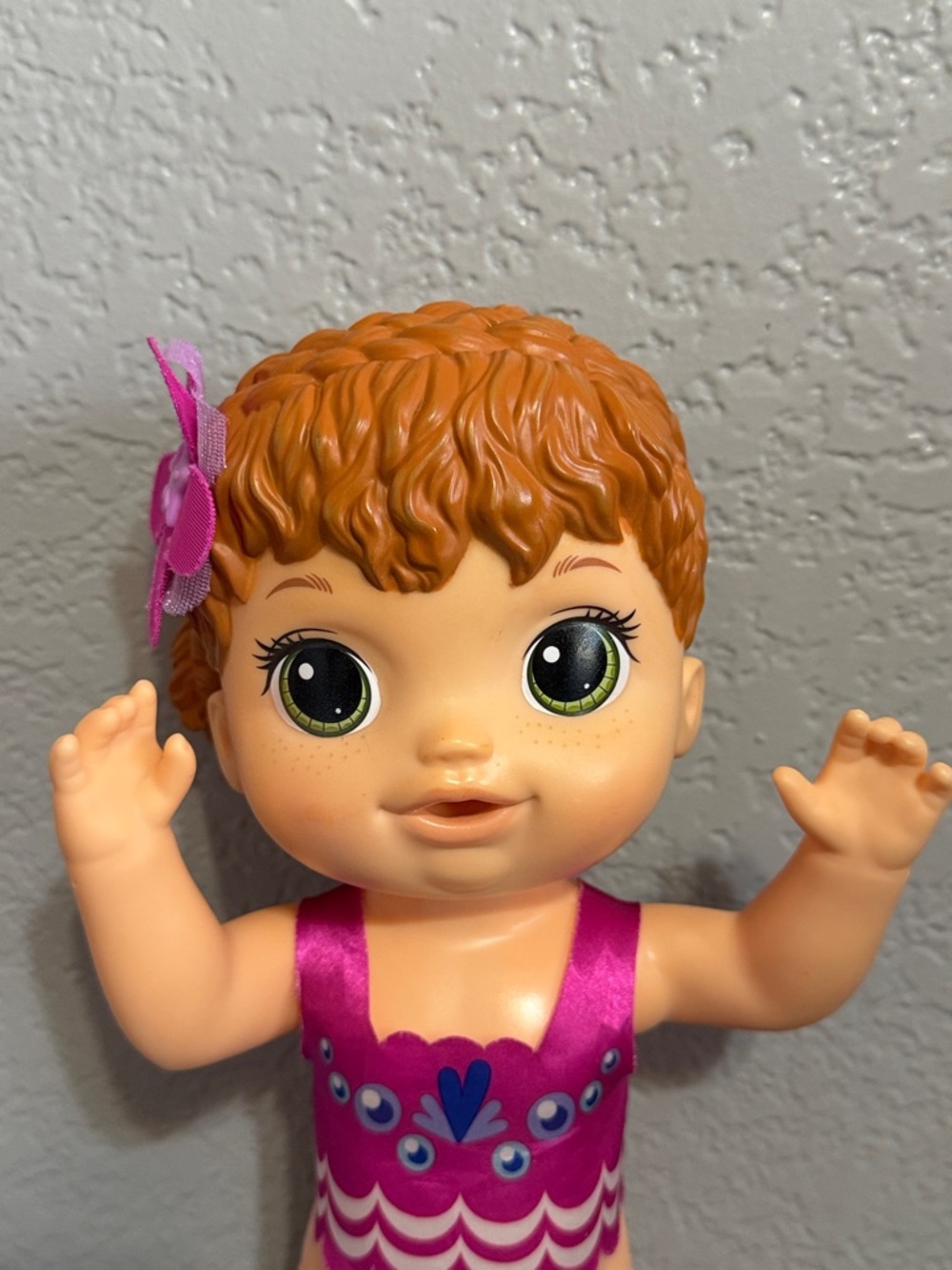 2017 Hasbro Baby Alive Shimmer & Splash Doll with extra Outfits/Clothes - Picture 4 of 12